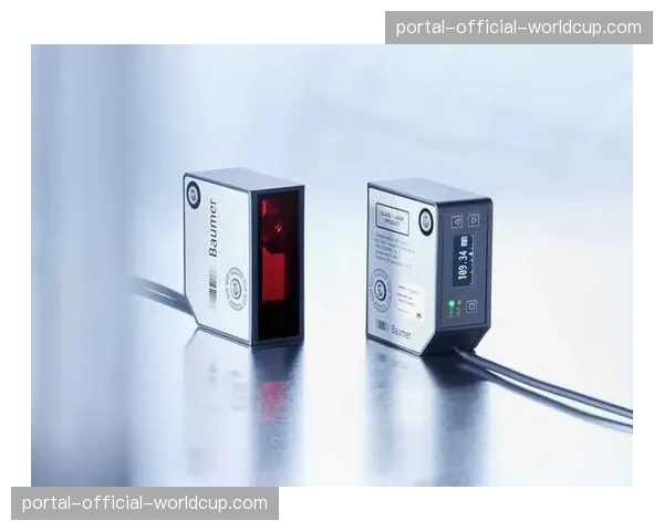 Bauer与CCM推出2026年新款智能球杆,内置传感器可追踪击球数据 Bauer与CCM推出2026年新款智能球杆,内置传感器可追踪击球数据